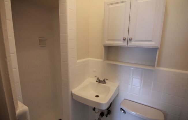 Studio, 1 bath, 400 sqft, $1,595, Unit 105