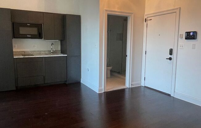 1 bed, 1 bath, 14 sqft, $1,295, Unit 6