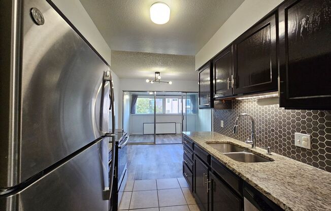 Beautifully Renovated Condo - Hampden & Chambers