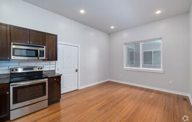 Studio, 1 bath, 410 sqft, $1,850, Unit 204