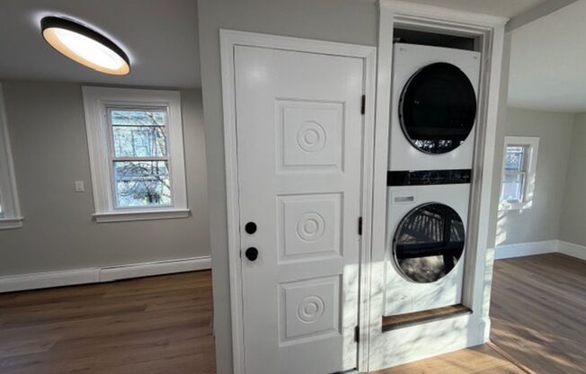 2 beds, 1 bath, 574 sqft, $2,200, Unit 74 6th St - Apt 2