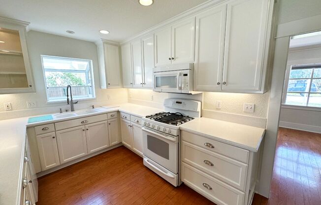 3 Bdrm/1.5 Bath Craftsman Home in Downtown Fullerton