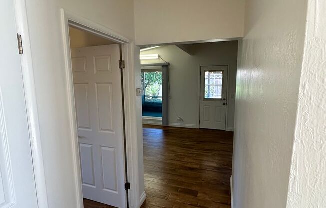 3 beds, 1 bath, $3,150