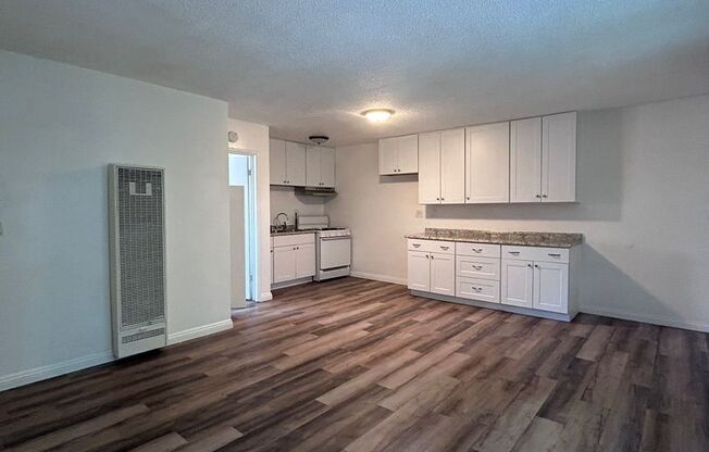 1 bed, 1 bath, 645 sqft, $1,500, Unit B-10