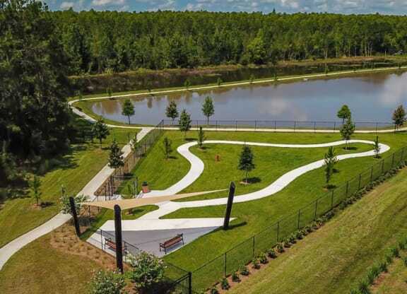Lush landscaping at Oasis Shingle Creek in Kissimmee, FL