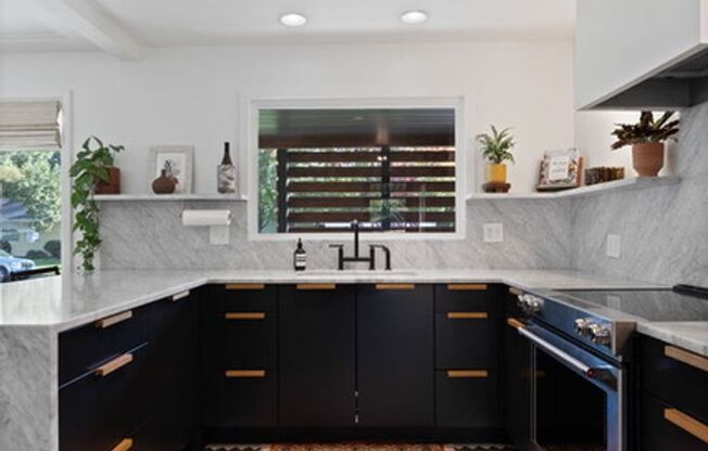 Beautiful Single Family Home!