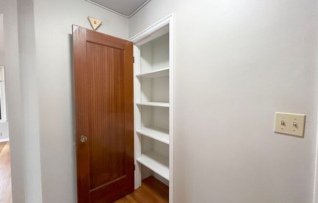 1 bed, 1 bath, 695 sqft, $1,525, Unit Windsor - 17