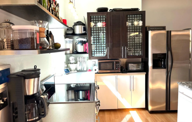 2 beds, 1 bath, $1,800