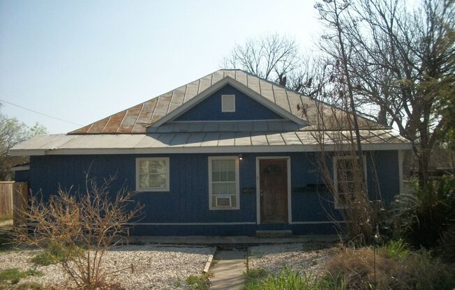 GREAT RENTAL NEAR DOWNTOWN!