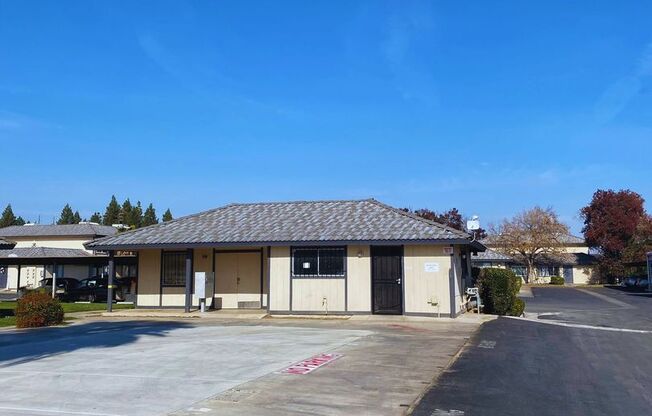 Studio, 1 bath, 400 sqft, $995, Unit 209