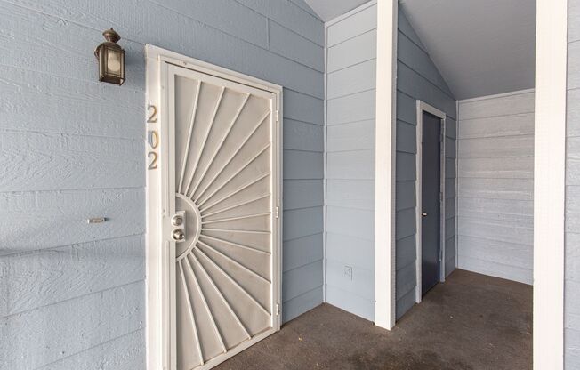 2nd floor unit in gated community with pool/spa/tennis