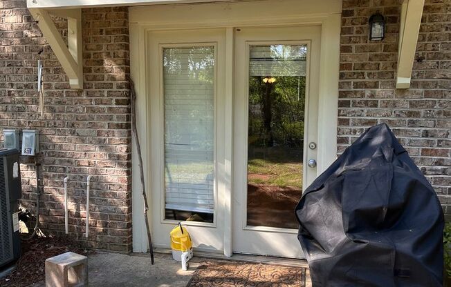 3 beds, 3 baths, $2,400, Unit C306
