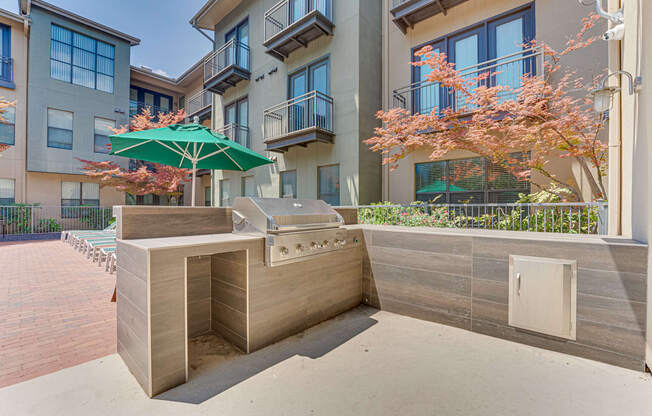 Grill Station at Vue Greenville, Dallas, Texas