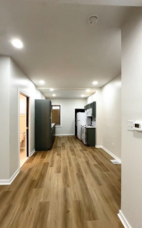 1043 S 54 ST