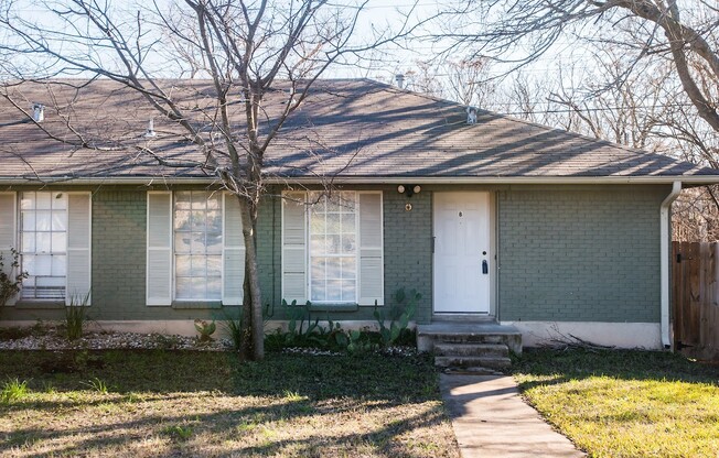 North Austin Duplex, Single Story