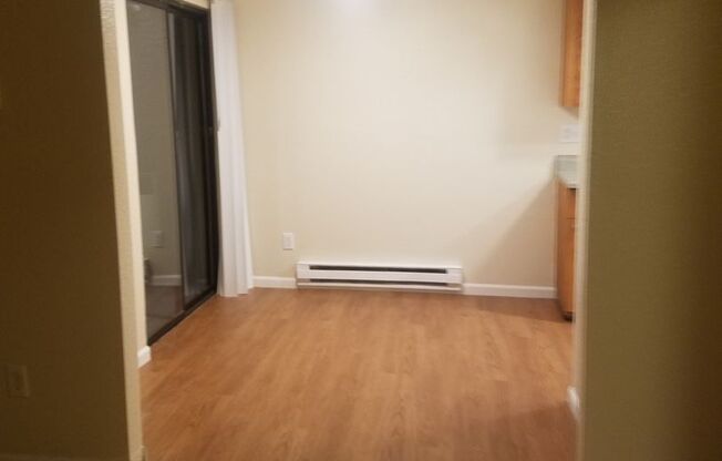 2 beds, 1 bath, 832 sqft, $1,800, Unit 110