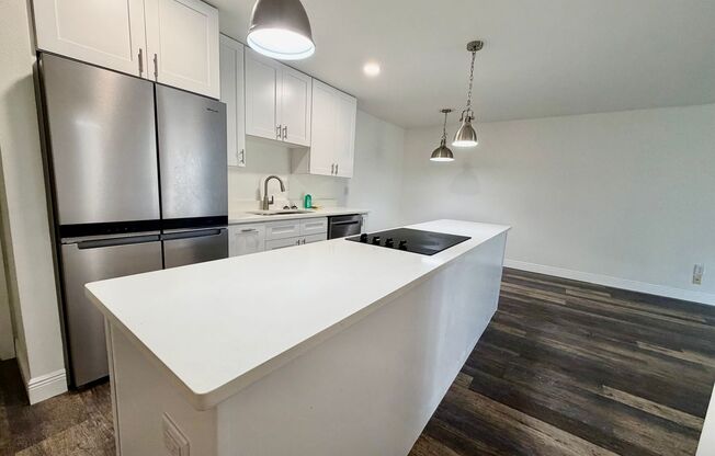 2 Bedroom Condo on Bayshore!