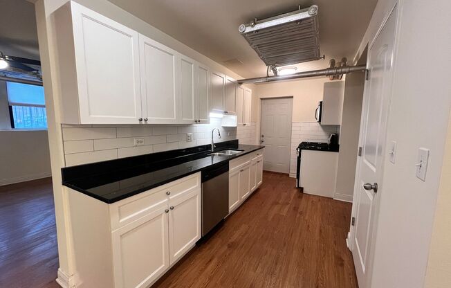 1 bed, 1 bath, 575 sqft, $2,250, Unit GR 720-BS