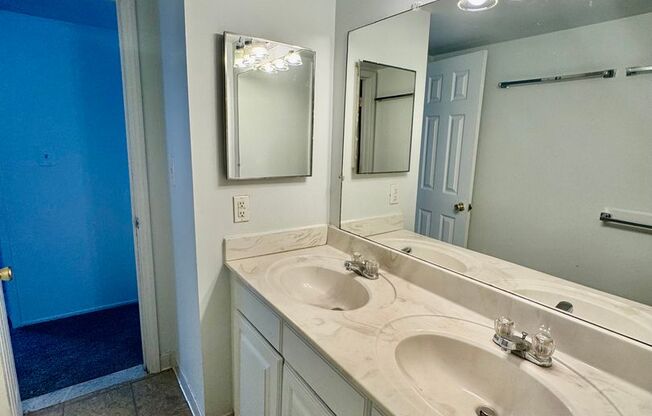 2 beds, 1 bath, 950 sqft, $1,295, Unit #203