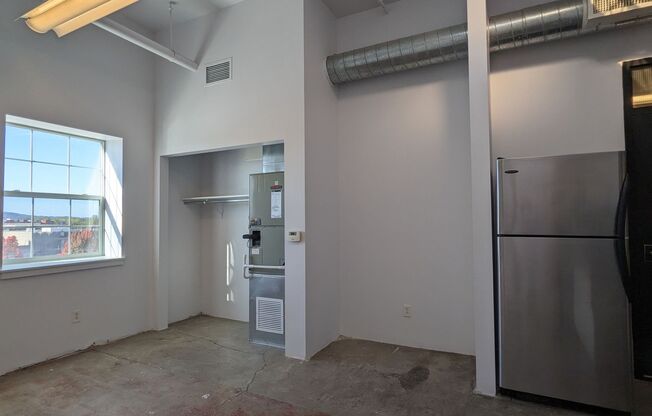 Studio, 1 bath, 669 sqft, $1,245, Unit 420