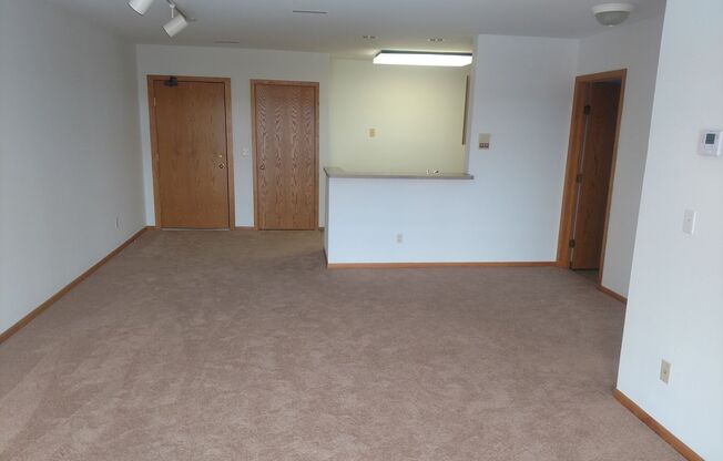 1 bed, 1 bath, 864 sqft, $1,360, Unit 810-307