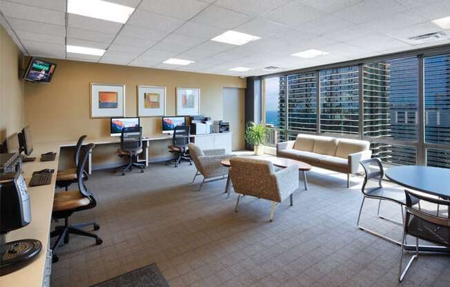 Work from home Setup at Columbus Plaza, Illinois, 60601