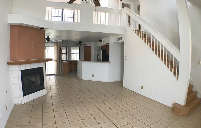 Northeast El Paso 3 bed with Refrig A/C and Loft!