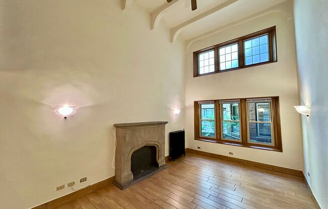 1 bed, 1 bath, 475 sqft, $2,370, Unit 233-122