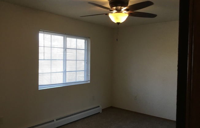 2 beds, 1.5 baths, 1,128 sqft, $1,369.99, Unit 30-05