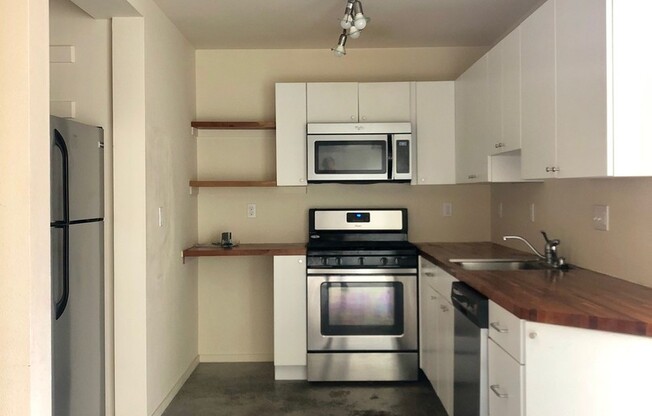 1 bed, 1.5 baths, 780 sqft, $1,425, Unit 231 Moran A