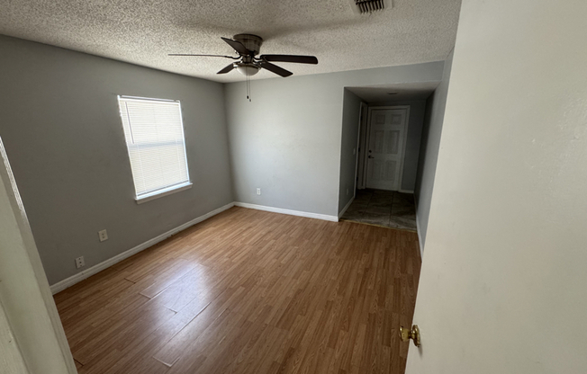 809 BENTLEY ST