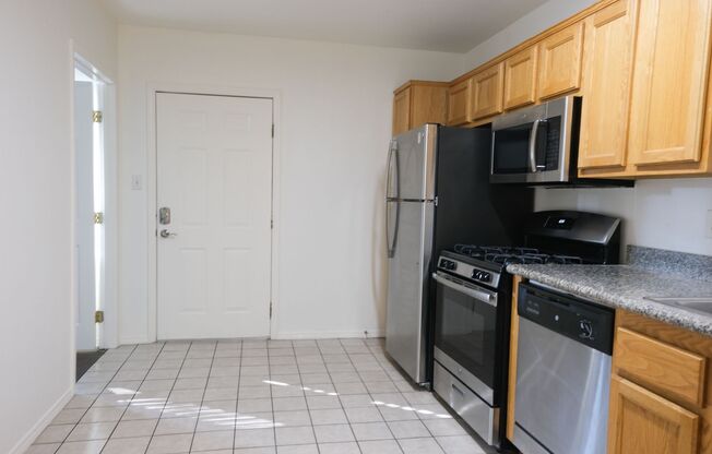 2 beds, 1 bath, 550 sqft, $2,450, Unit 1129-2