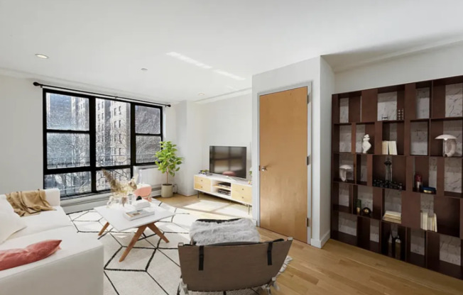 3 E 115th St 8A