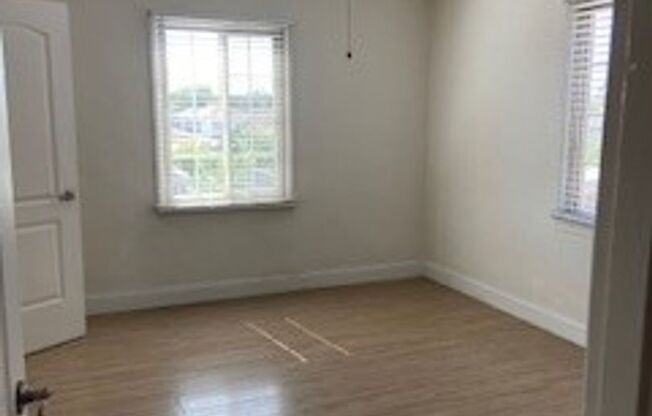 445 - Crescent Center