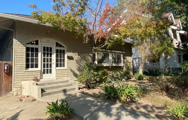 Charming & Bright 3 Bedroom 1 Bathroom Home Walking Distance to SJSU