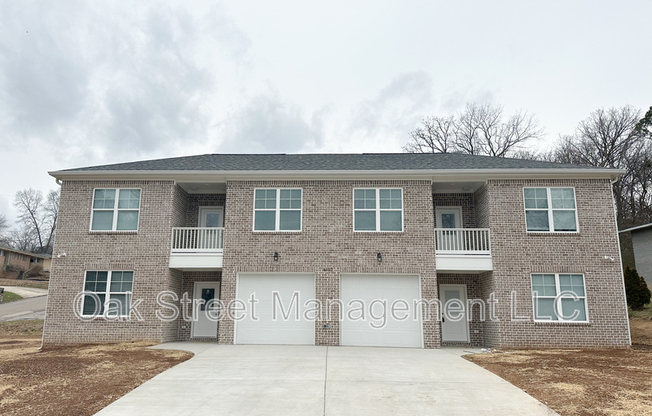 4607 PLZ HLS LN