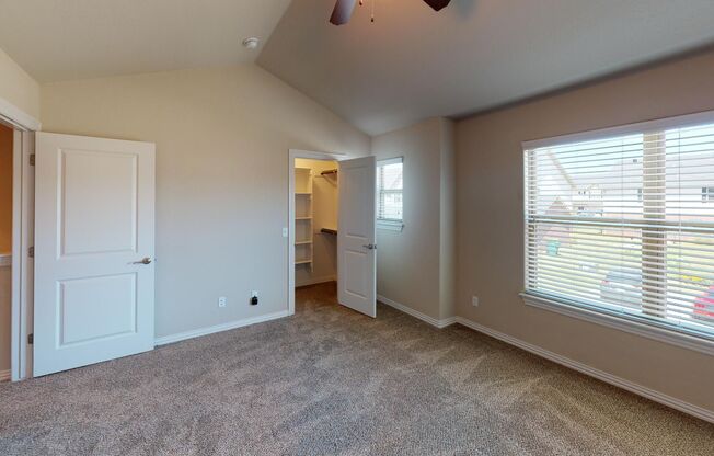 3 beds, 2.5 baths, $1,500