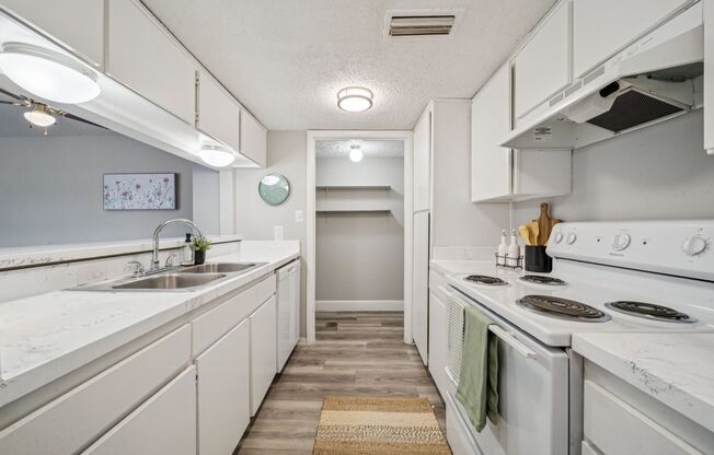 3 beds, 2 baths, 1,300 sqft, $1,239, Unit 83001