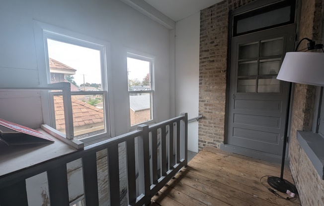 5818 W BERTEAU