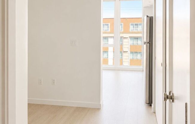 Studio, 1 bath, 422 sqft, $1,550, Unit Unit 304