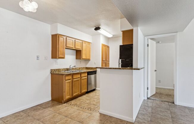 2 beds, 2 baths, $1,395, Unit #1043