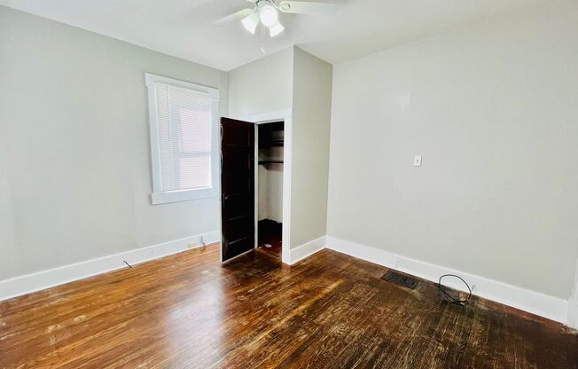 2 beds, 1 bath, $895