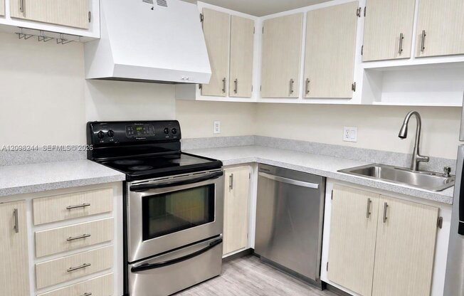 2851 NE 183rd St Apt 1818