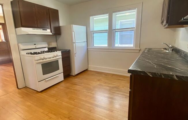 2 beds, 1 bath, 1,050 sqft, $1,600, Unit 307NP