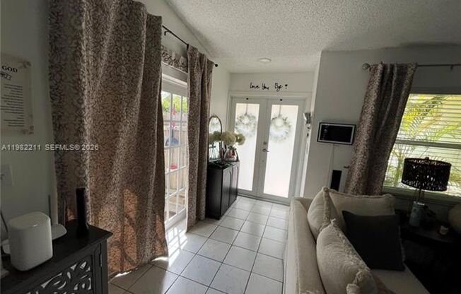 13485 SW 28th St MIAMI, FL 33175