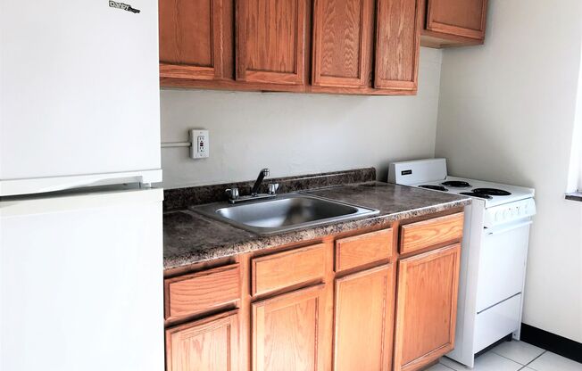 1 bed, 1 bath, $925, Unit 15