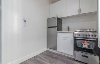 Studio, 1 bath, $2,100, Unit 07