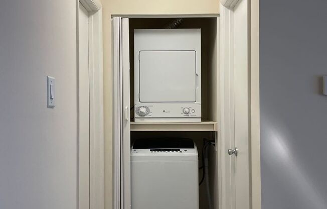 1 bed, 1 bath, 745 sqft, $1,550, Unit 14233 #A1