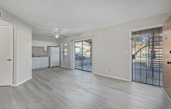 11002 N 15 AVE