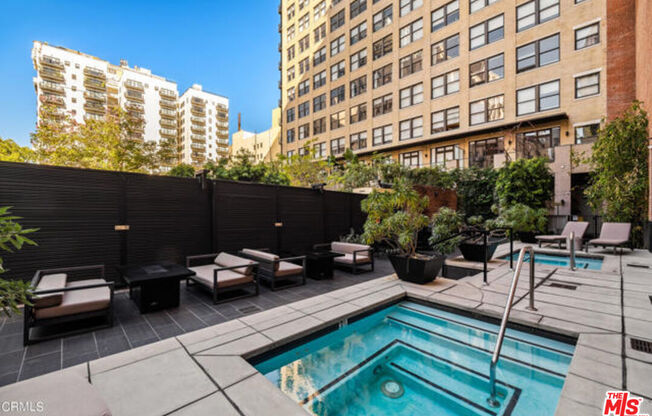 1 bed, 1 bath, 720 sqft, $2,300, Unit 601